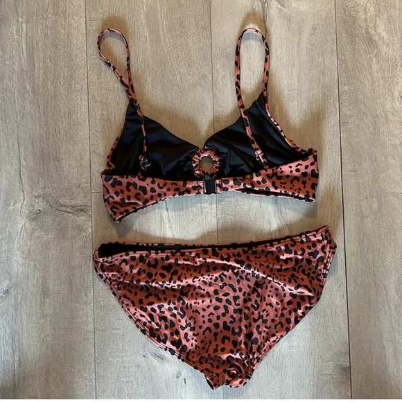 Leopard print bikini - Picture 3 of 4